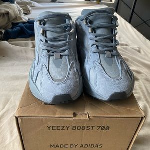 Yeezy 700 v2 hospital blue